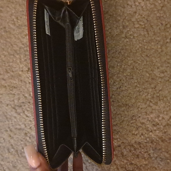 New Red Wallet - Picture 2 of 3